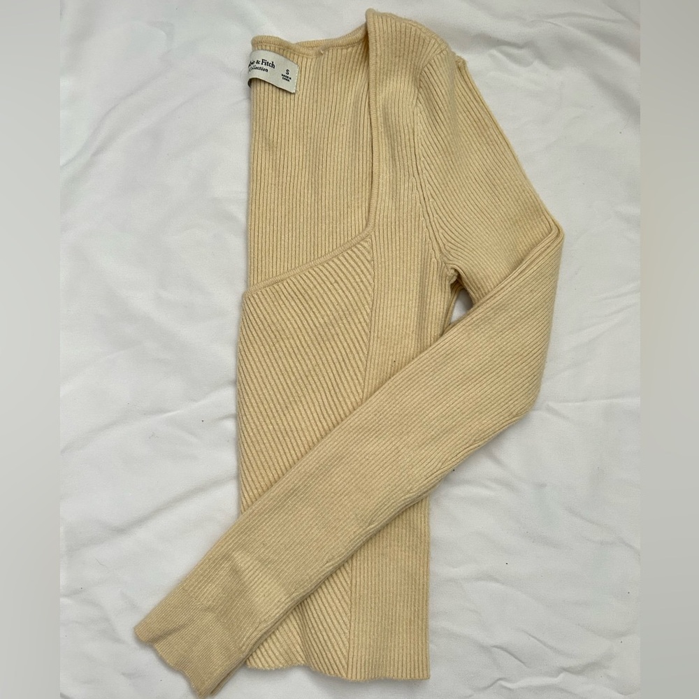 Abercrombie & Fitch Sweater